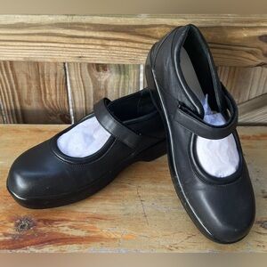 Apex Black Leather Ambulator Biomecanical B6000W Mary Jane Shoe 10.5 X Wide